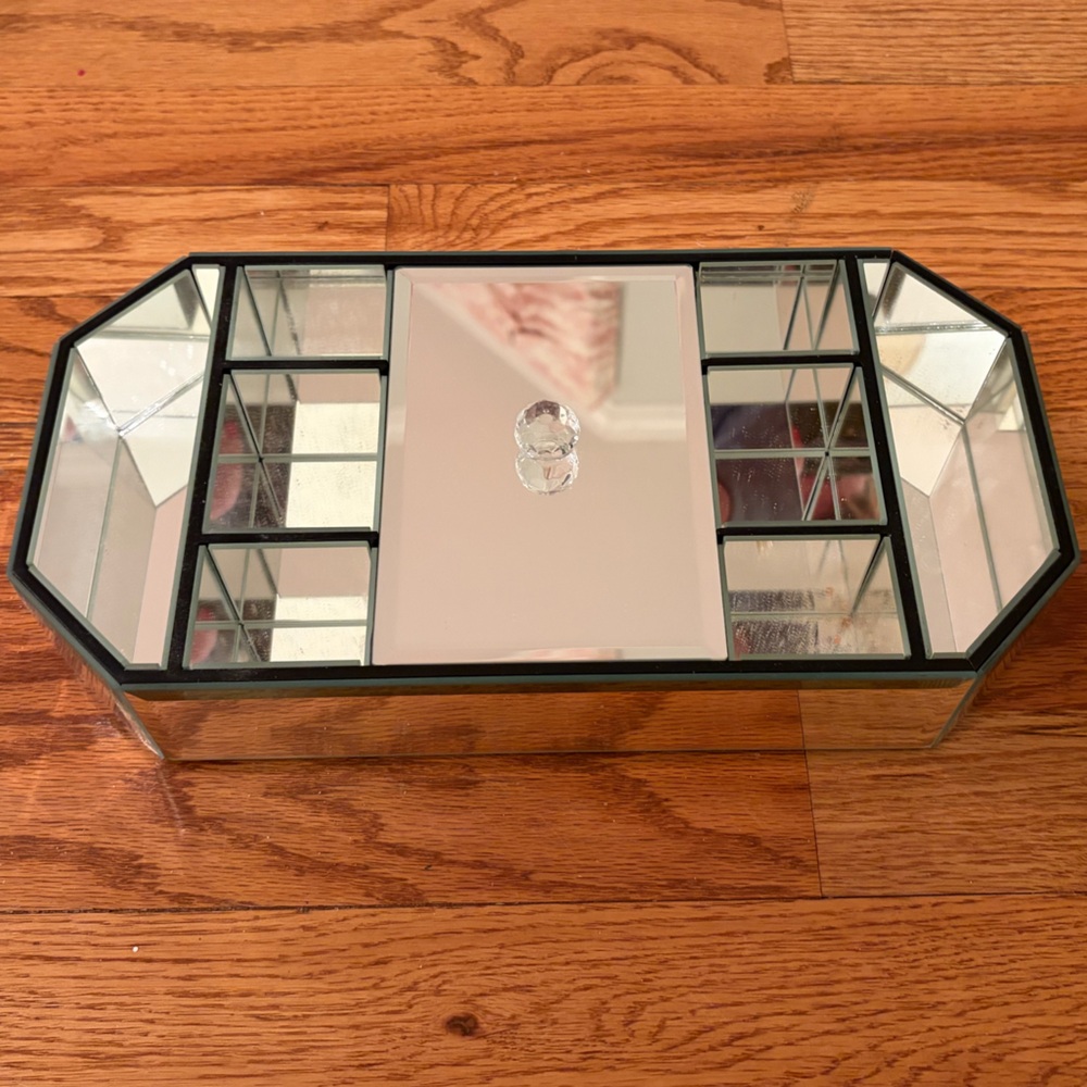 Mirror Organizer